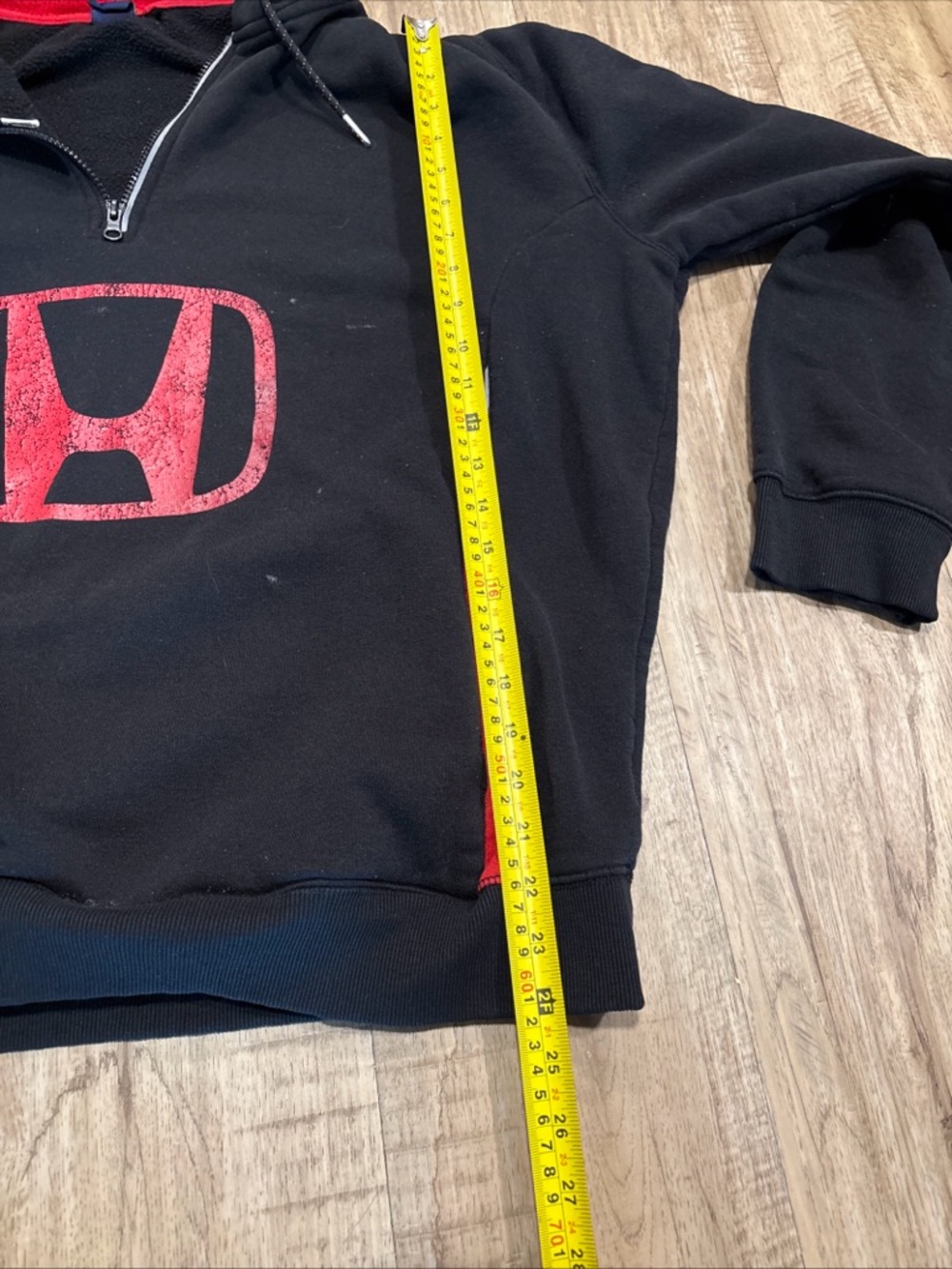 Honda Men’s Black & Red Pullover Hoodie Sweater - Picture 6 of 9